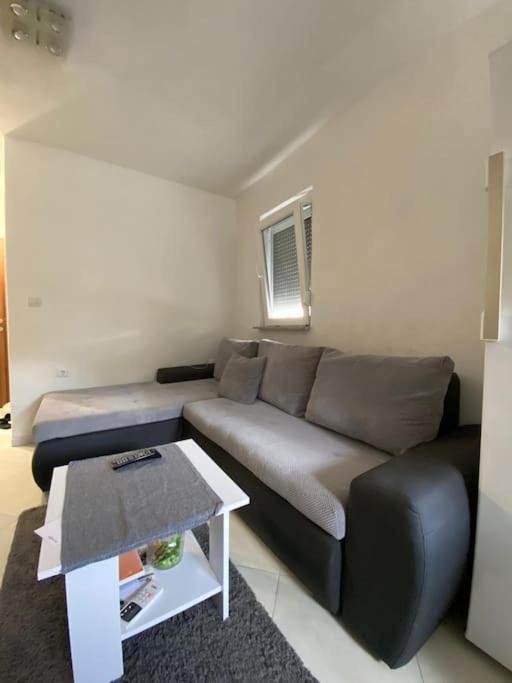 Seaesta Holiday- Modern Studio Apartment Trogir Luaran gambar