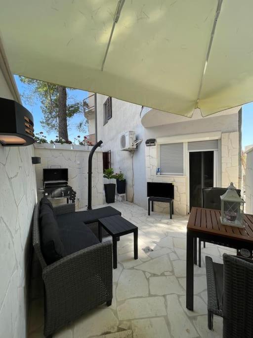 Seaesta Holiday- Modern Studio Apartment Trogir Luaran gambar