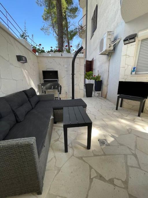 Seaesta Holiday- Modern Studio Apartment Trogir Luaran gambar