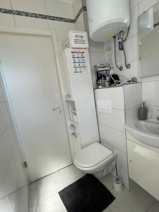 Seaesta Holiday- Modern Studio Apartment Trogir Luaran gambar